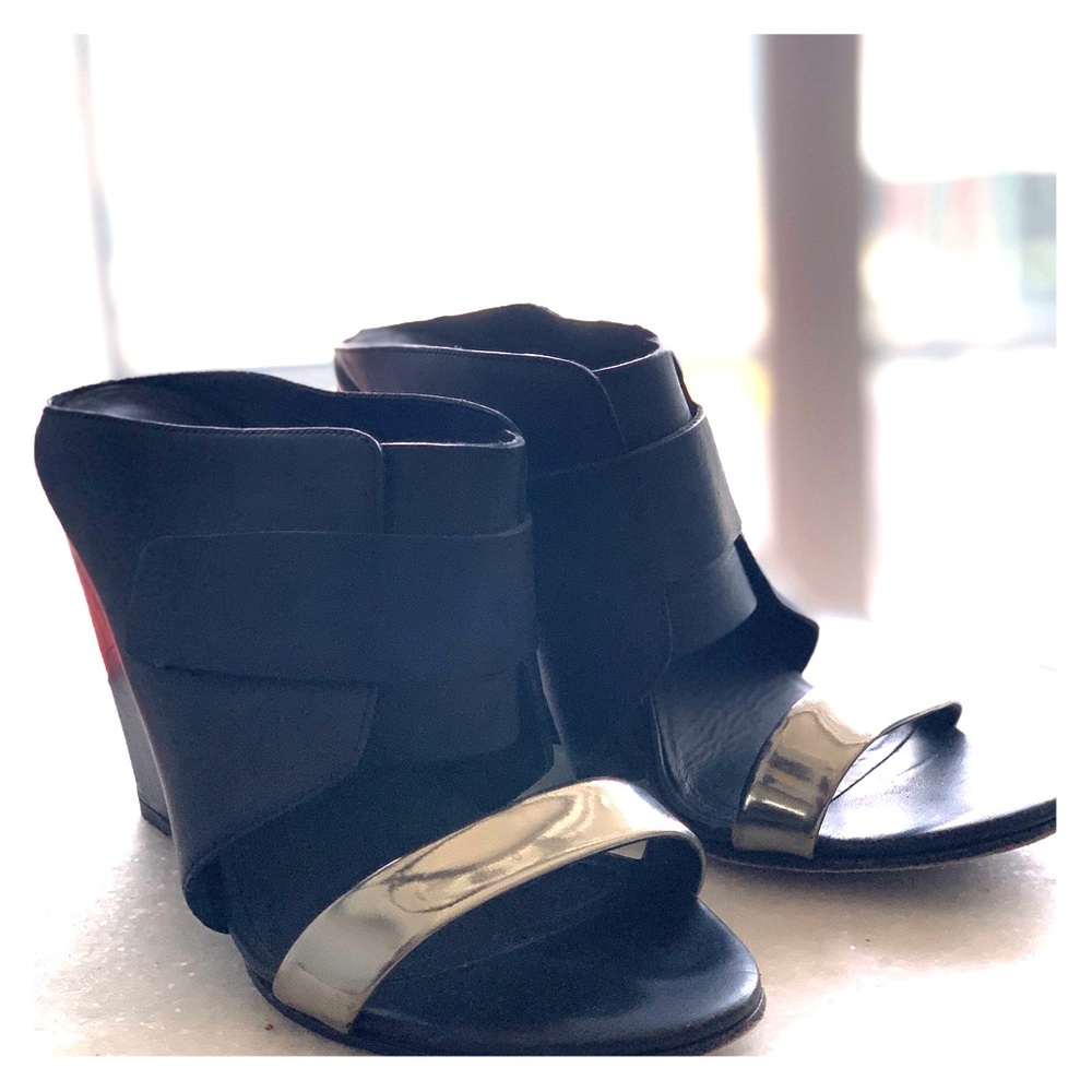 9 M VINCE leather open toe mule slide wedge heel